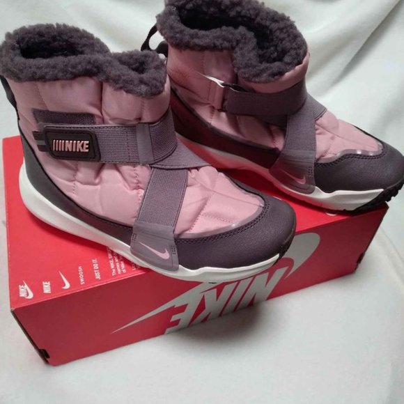 NIKE Girls Size 2.5Y FLEX ADVANCE BOOT Pink Glaze/Vernise Rose - New - Picture 1 of 9